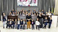 Alunos do Colégio Cobra visitam Câmara de Apucarana 