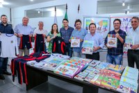 AME apresenta material didático e pedagógico, uniforme escolar e equipamentos para o ano letivo em Apucarana