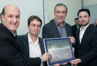 Ao completar 60 anos, Unespar recebe Diploma de Méritos em Tarefas Comunitárias da Câmara de Apucarana