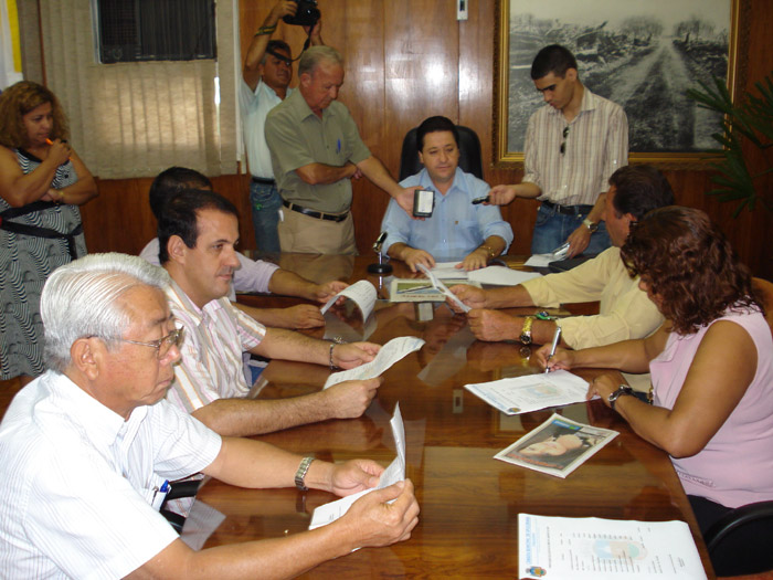 Bertoli faz primeira prestação de contas da Câmara de 2008