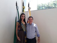 Bertoli recebe Miss Apucarana Jhenifer Fernanda 