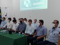 Beto Preto e Guto Silva entregam Kits de Robótica para escolas de Apucarana