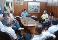 Café da manhã reúne vereadores e membros da ACIA na Câmara