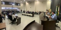 Câmara aprova projetos e dez requerimentos da pauta
