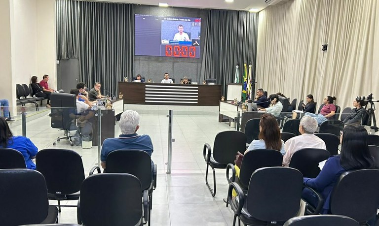 Câmara de Apucarana aprova mais de 30 matérias em sessões extraordinárias