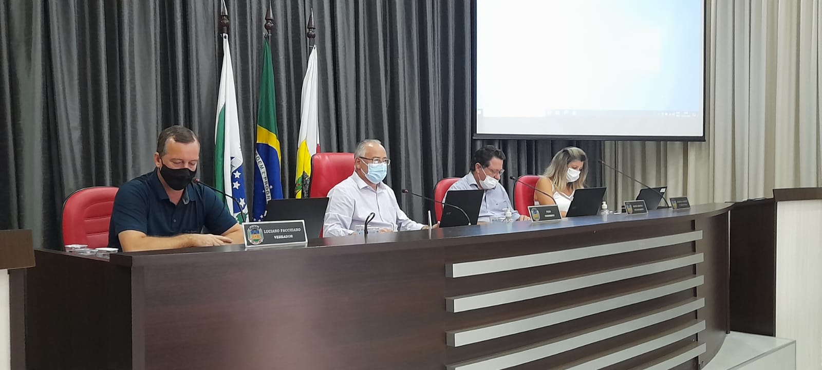 Câmara de Apucarana aprova Projetos de Lei, Requerimento e Moção de Repúdio na 2ª sessão ordinária de março