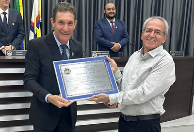 Câmara de Apucarana entrega Comenda Cidade Alta para Relojoaria Tropical 