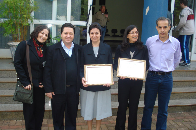 Câmara de Apucarana homenageia os Colégios Glorinha e Cerávolo