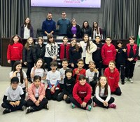 Câmara de Apucarana recebe estudantes do Colégio Canadá 