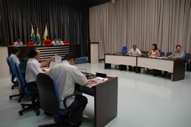 Câmara de Apucarana retoma sessões com discurso político
