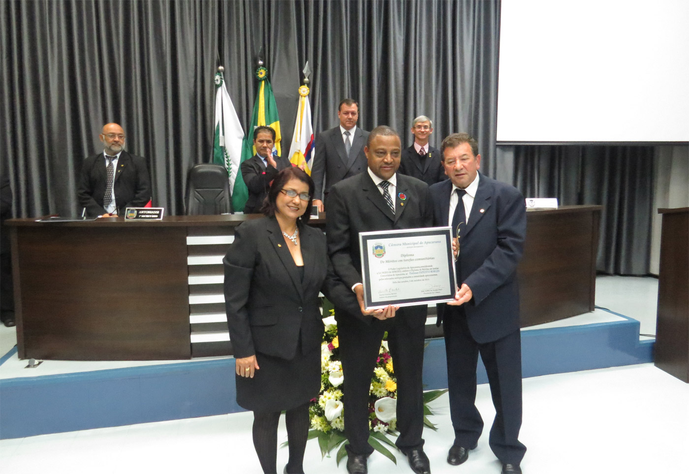 Câmara entrega Diploma de Mérito em Tarefas Comunitárias ao professor Expedido Borges