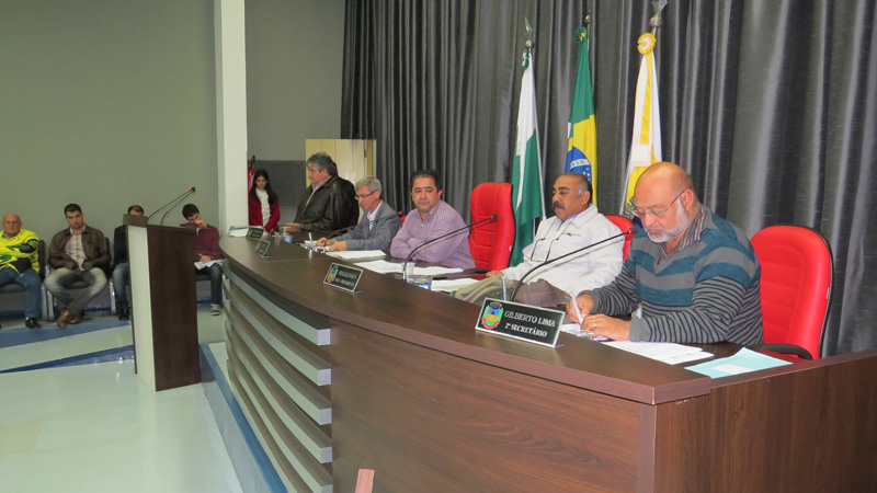 Câmara realiza sessão extraordinária para votar doação de terreno ao Cense