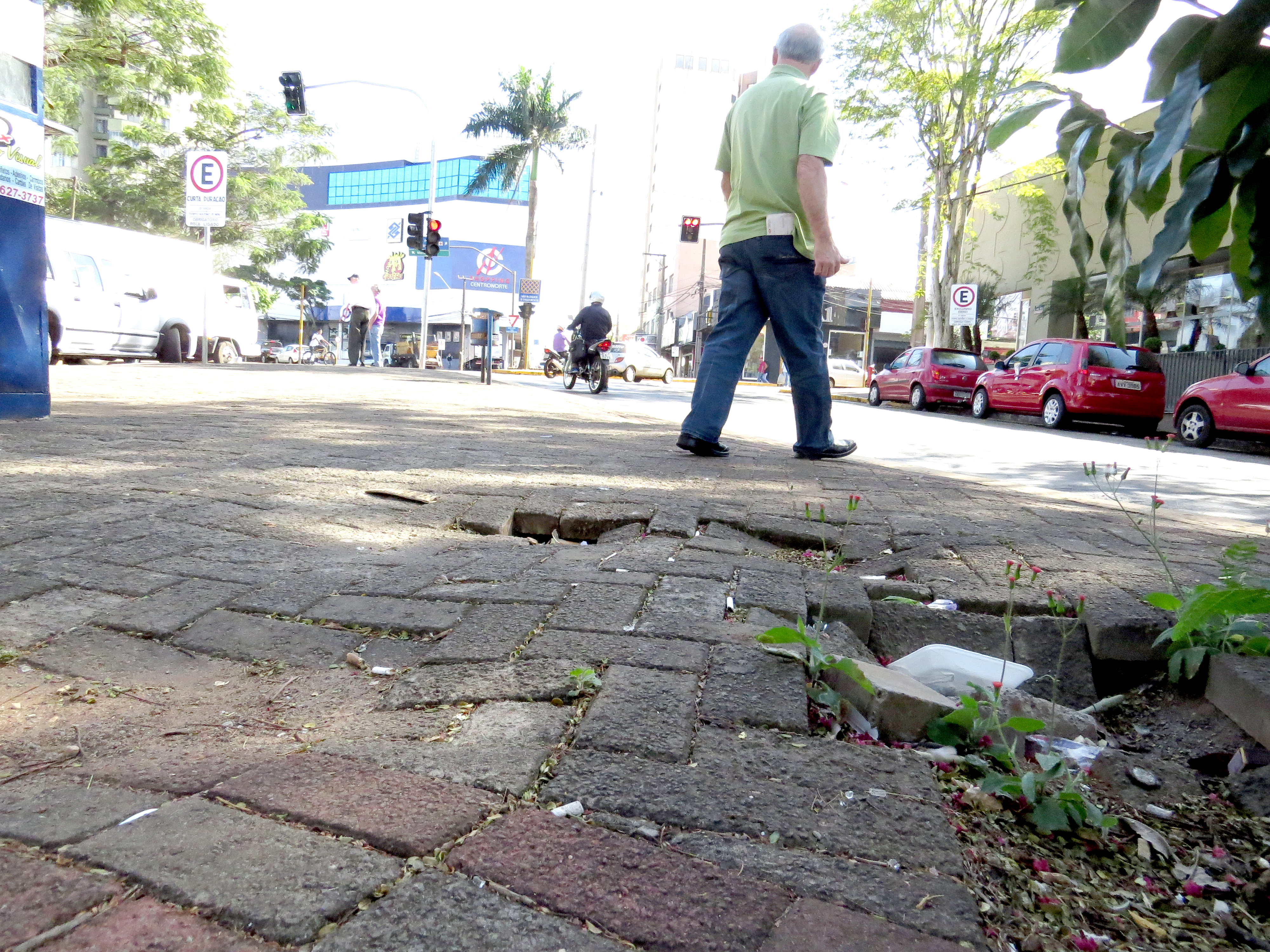 Comissão de vereadores analisa estado de conservação das calçadas da cidade
