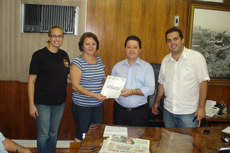 Commander entrega na Câmara relatório das atividades de 2009