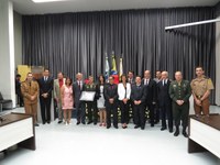 Coronel Tibério recebe Diploma de Mérito em Tarefas Comunitárias