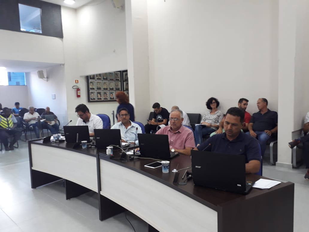 Corrente do bem em Apucarana: cartela vazia de medicamentos valem cadeiras de rodas