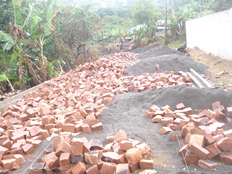Deco destaca novo ritmo de obra nos bairros