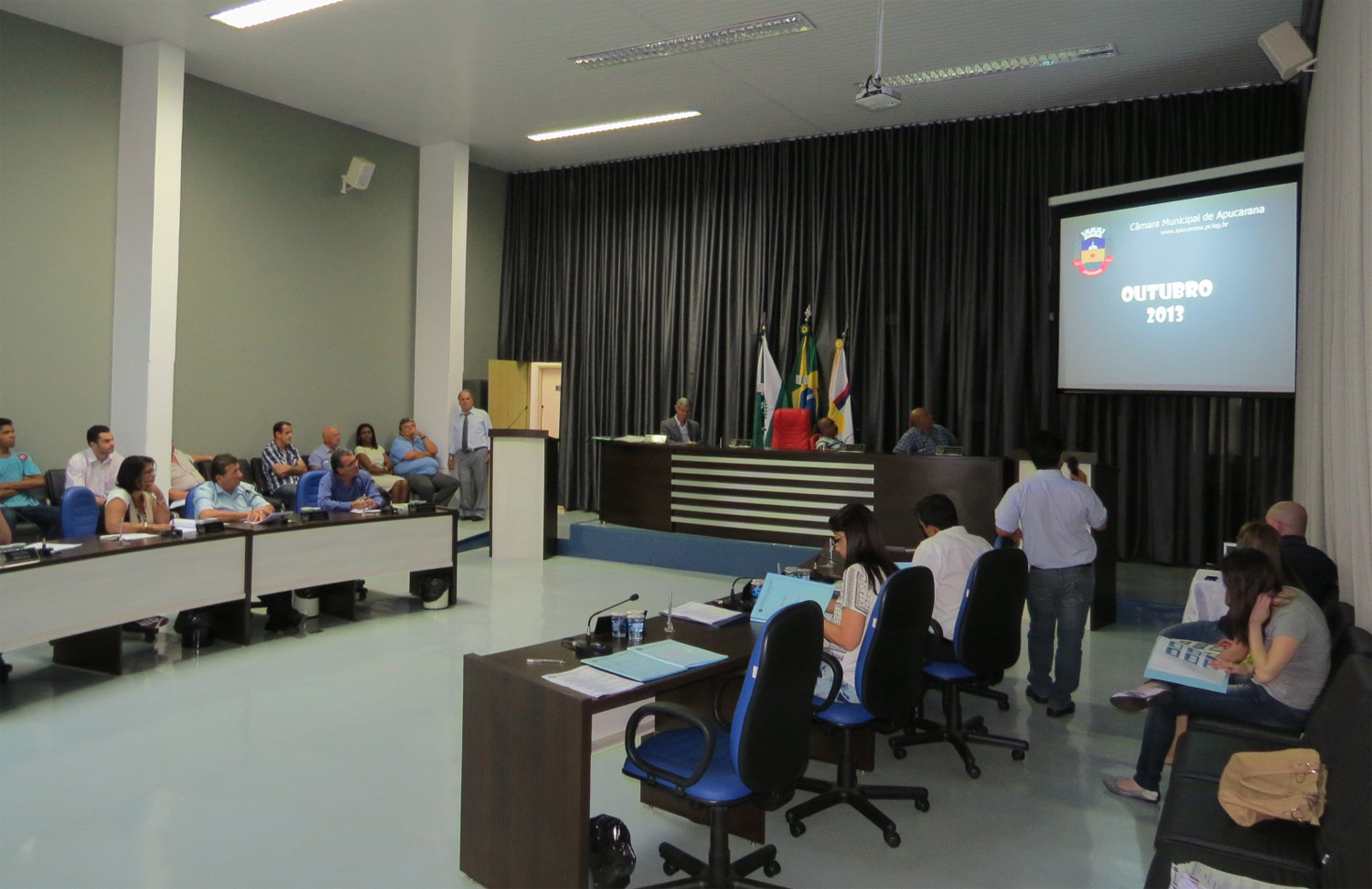 Durante sessão vereador Deco presta contas do Legislativo Municipal