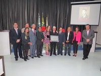 Eloyr Milano recebe Título de Cidadão Honorário de Apucarana