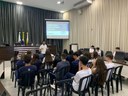 Estudantes de ensino médio visitam Câmara e aprendem sobre o Legislativo