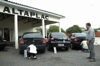 Justiça autoriza e Câmara troca placas dos veículos