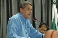 Laércio de Morais retorna à Câmara fazendo denúncias