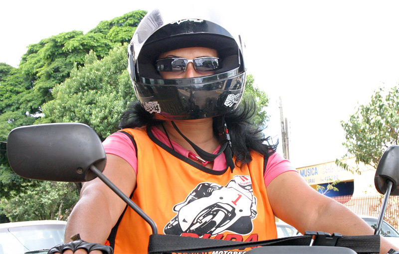Lei em Apucarana respalda proibição de uso de capacete ou gorros em locais públicos