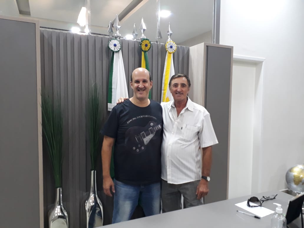 Molina recebe o ex-técnico da Seleção Paranaense e Apucaranense de Vôlei, professor Galdino Vicenzi