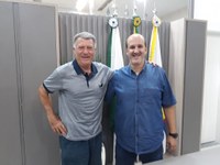 Molina recebe professores na Câmara de Apucarana