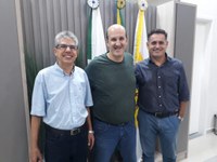 Molina recebe representantes da Equipe Pé Vermelho