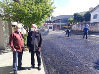 Poim acompanha obras de pavimentação na Rua Arthur Miller Thomas