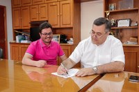 Prefeito Beto Preto sanciona Lei do Primeiro Emprego do vereador Lucas Leugi