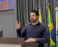 Projeto que prioriza matrícula de estudantes com autismo em escolas próximas de casa é aprovado pela Câmara