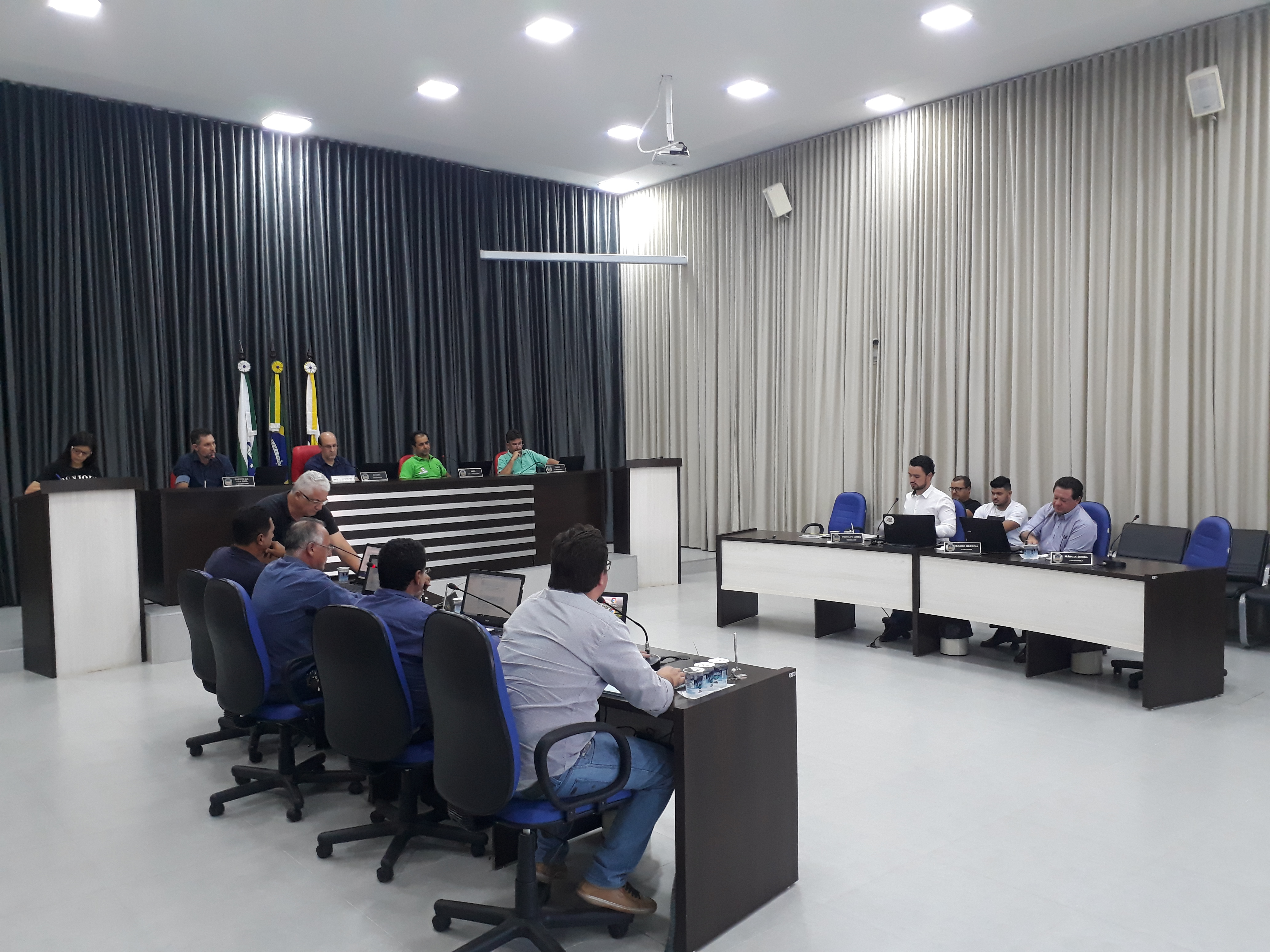 Projeto que proíbe fornecimento de canudos plásticos em Apucarana voltou à pauta e foi aprovado em primeira votação