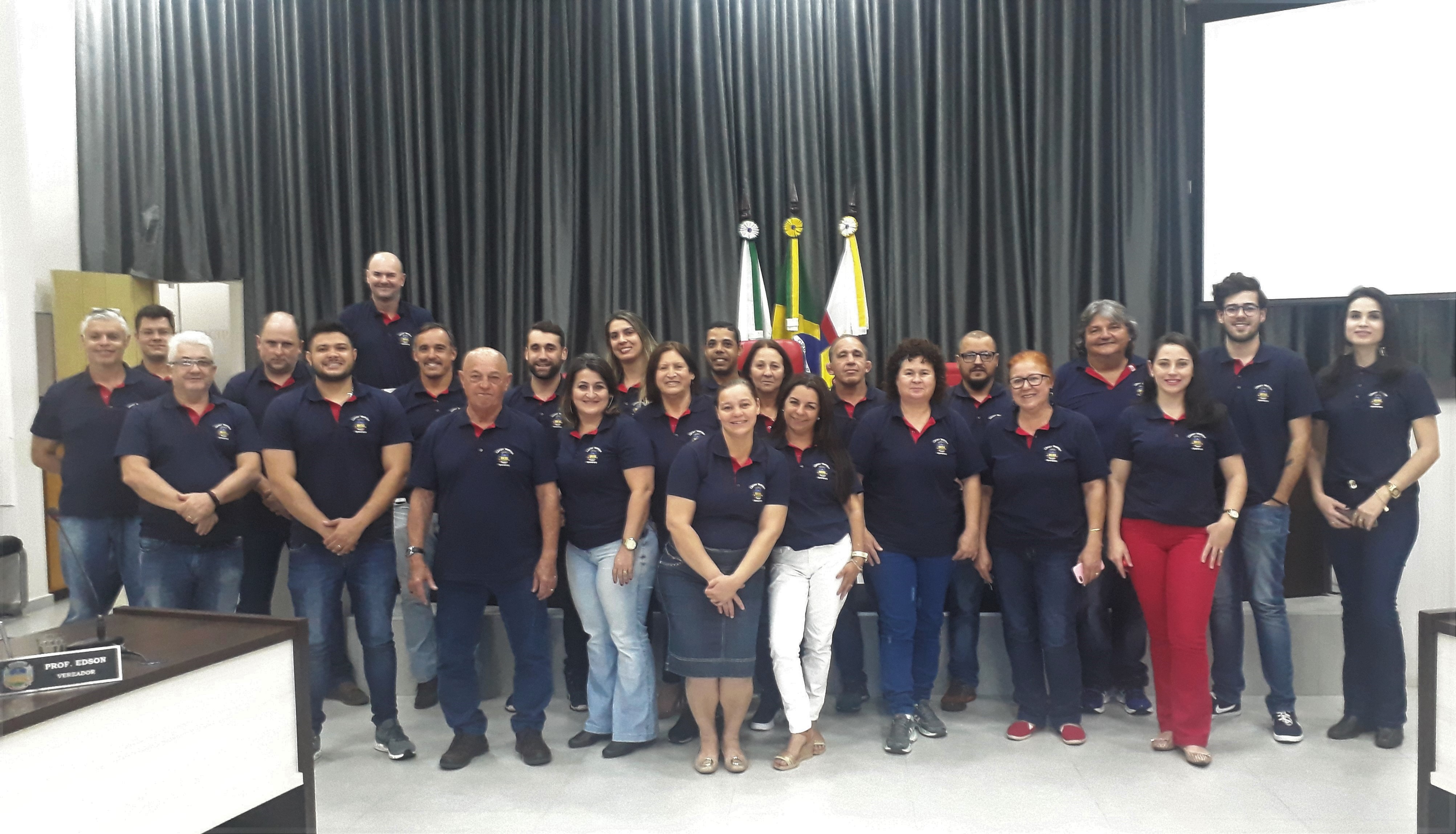 Servidores já trabalham uniformizados na Câmara de Apucarana