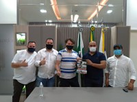 Tiago Cordeiro recebe o líder do MDB na ALEP, deputado estadual Anibelli Neto