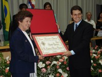 Câmara entrega título de cidadania a Irmã Custódia