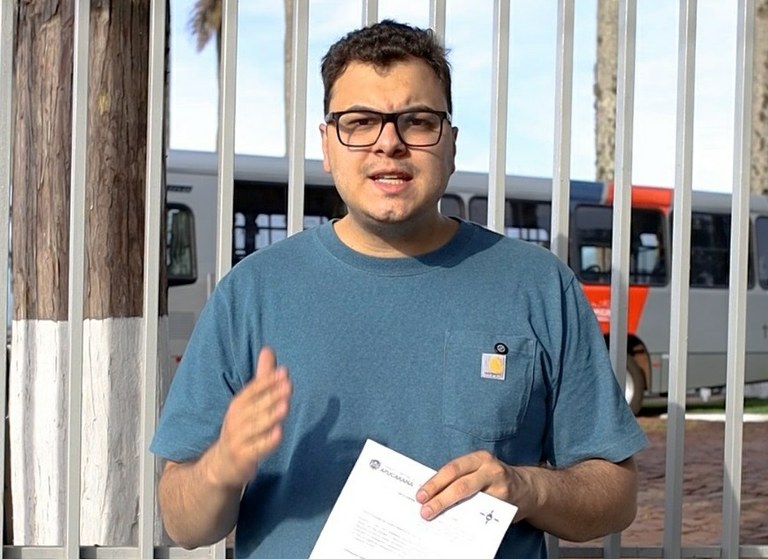 Vereador de Apucarana aciona Justiça e pede clareza na publicidade do transporte coletivo