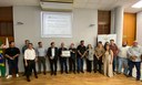 Vereador de Apucarana entrega honraria aos inspetores do CREA-PR