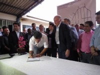 Vereador Deco acompanha governador Beto Richa na autorização de obras