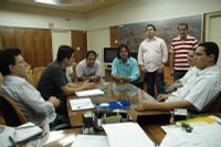 Vereadores cobram da Sanepar solução por estrago nas calçadas